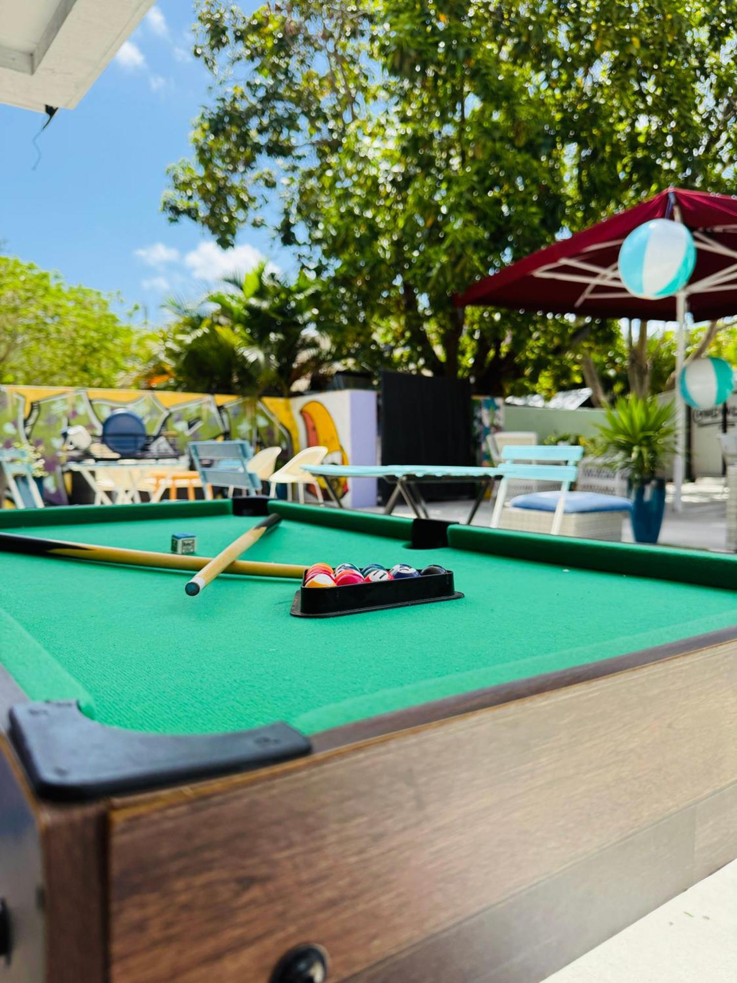 Atrium Hostel Design District Miami Exterior photo