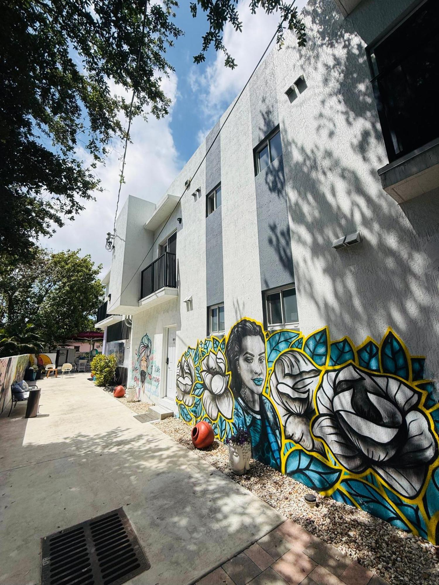 Atrium Hostel Design District Miami Exterior photo